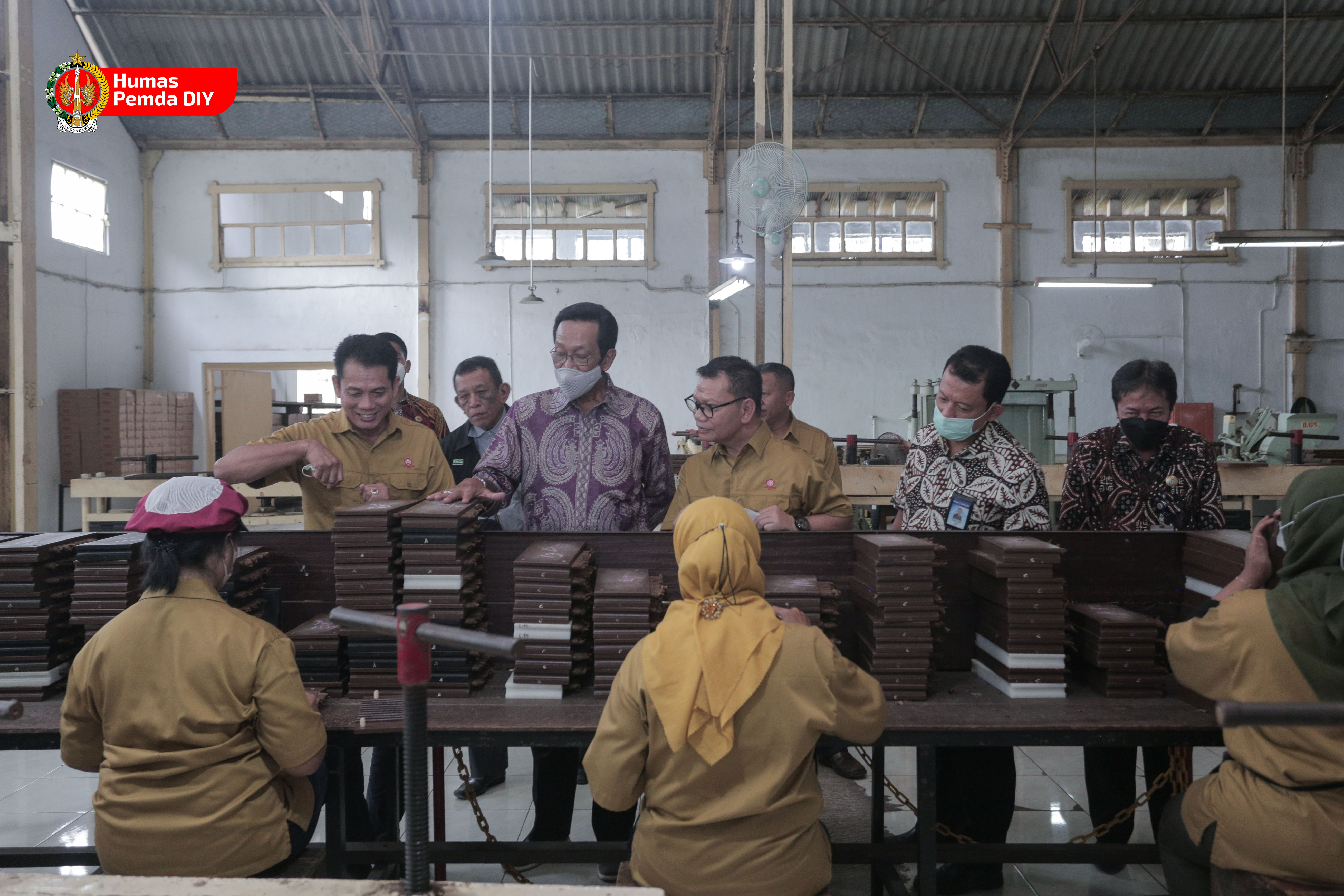 Kunjungan Kerja Gubernur DIY di Pabrik Cerutu Taru Martani